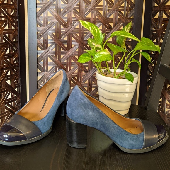 CLARKS Pump Heels - Picture 5 of 6